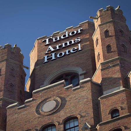 The Tudor Arms Hotel Cleveland - A Doubletree By Hilton Esterno foto