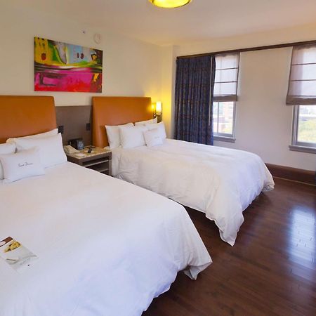 The Tudor Arms Hotel Cleveland - A Doubletree By Hilton Esterno foto