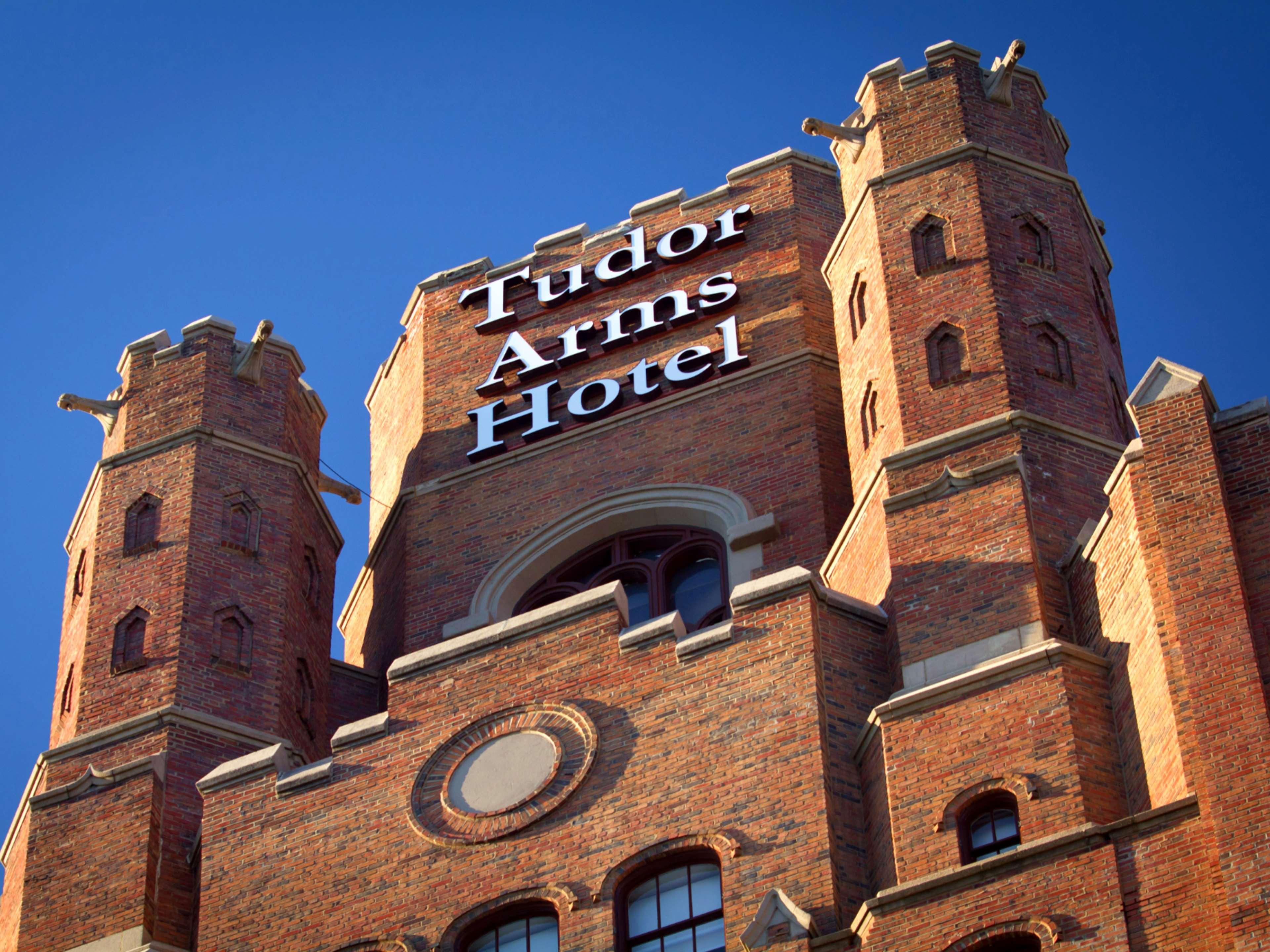The Tudor Arms Hotel Cleveland - A Doubletree By Hilton Esterno foto