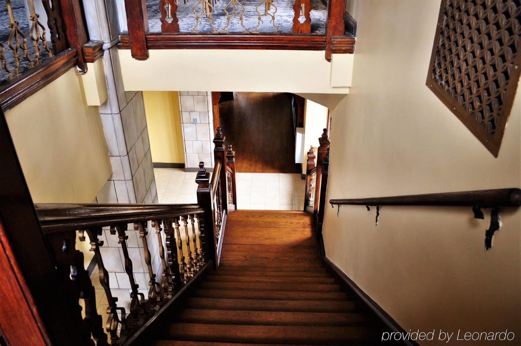 The Tudor Arms Hotel Cleveland - A Doubletree By Hilton Esterno foto