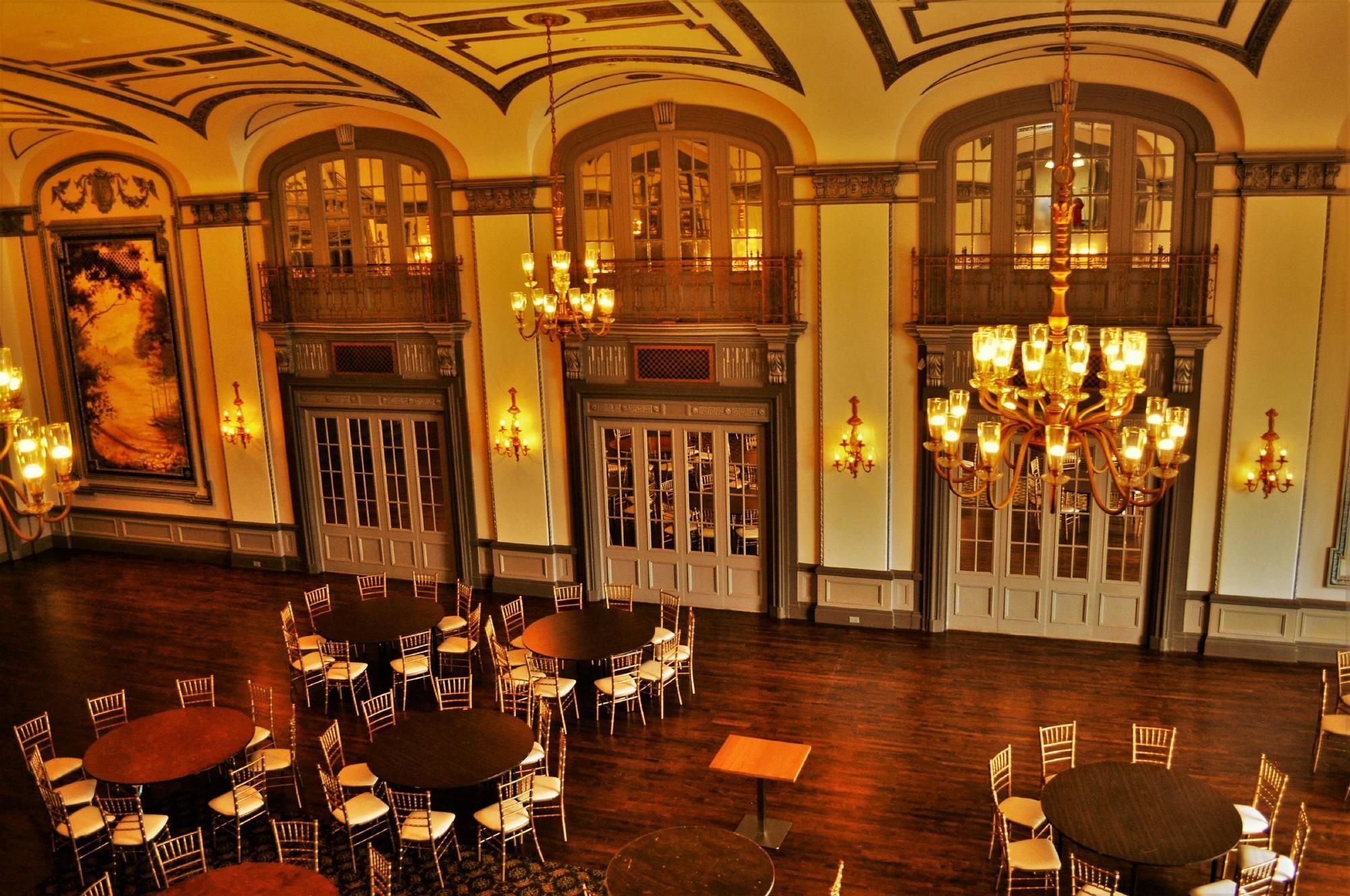 The Tudor Arms Hotel Cleveland - A Doubletree By Hilton Esterno foto